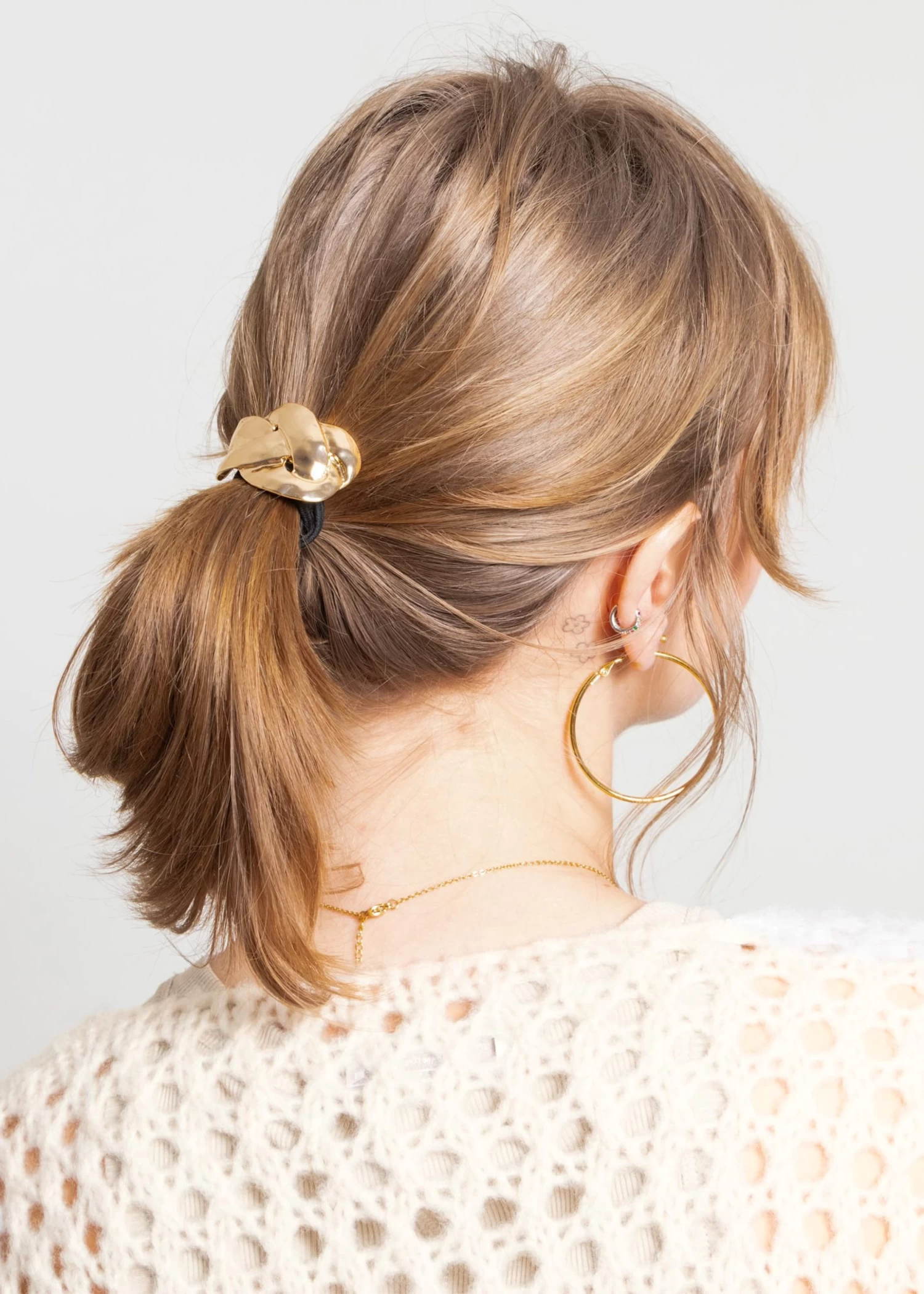 Haargummi Mit Geflochtener Optik - Gold 6 Haargummi Mit Geflochtener Optik - Gold – Bild 4