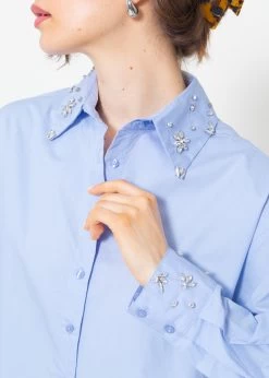 Hemdbluse Mit Schmuckdetails - Hellblau -Sassyclassy sassyclassy hemdbluse mit schmuckdetails hellblau S4203E6948