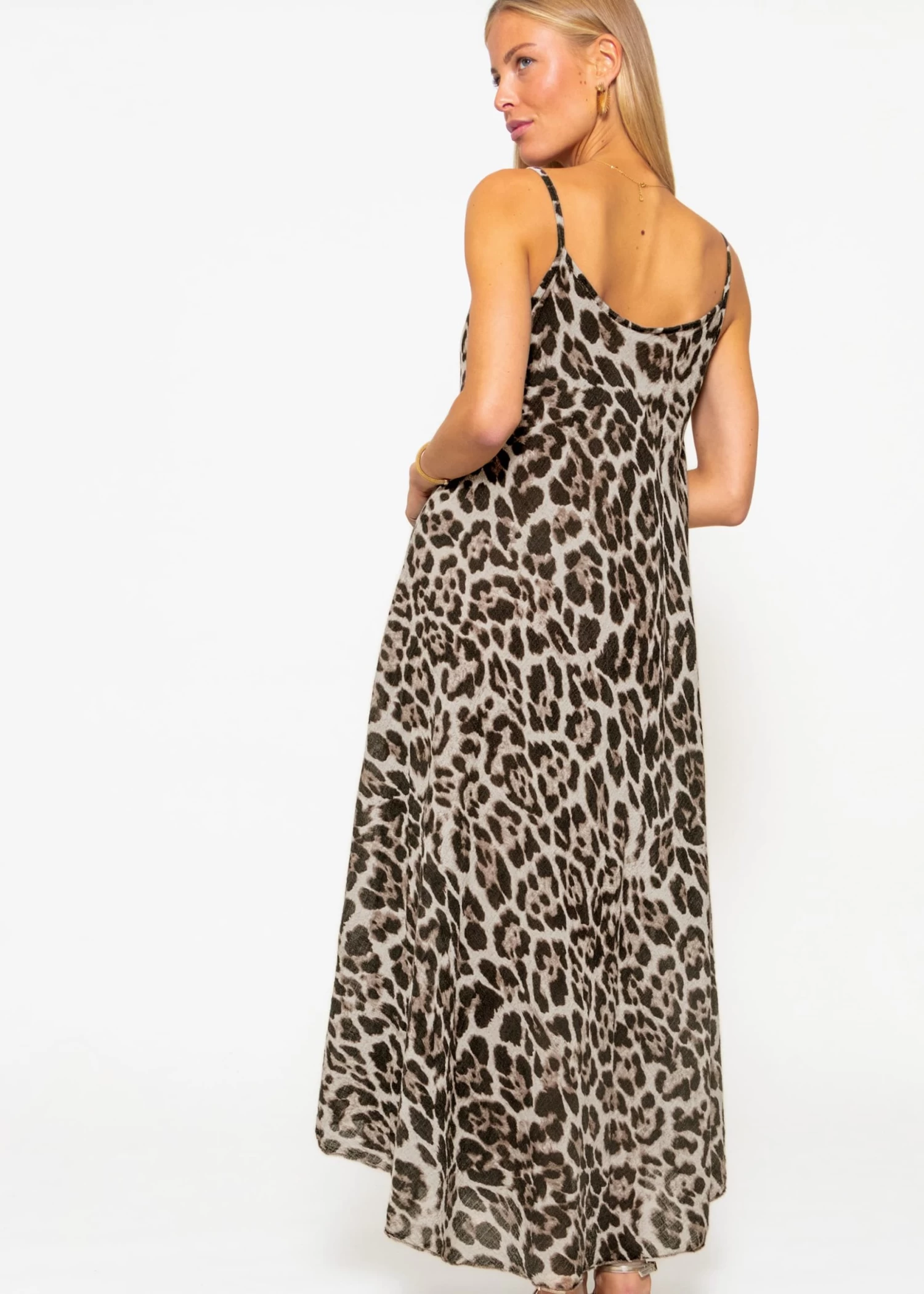 Musselin Beach Kleid Mit Leo Print - Braun 7 Musselin Beach Kleid Mit Leo Print - Braun – Bild 5