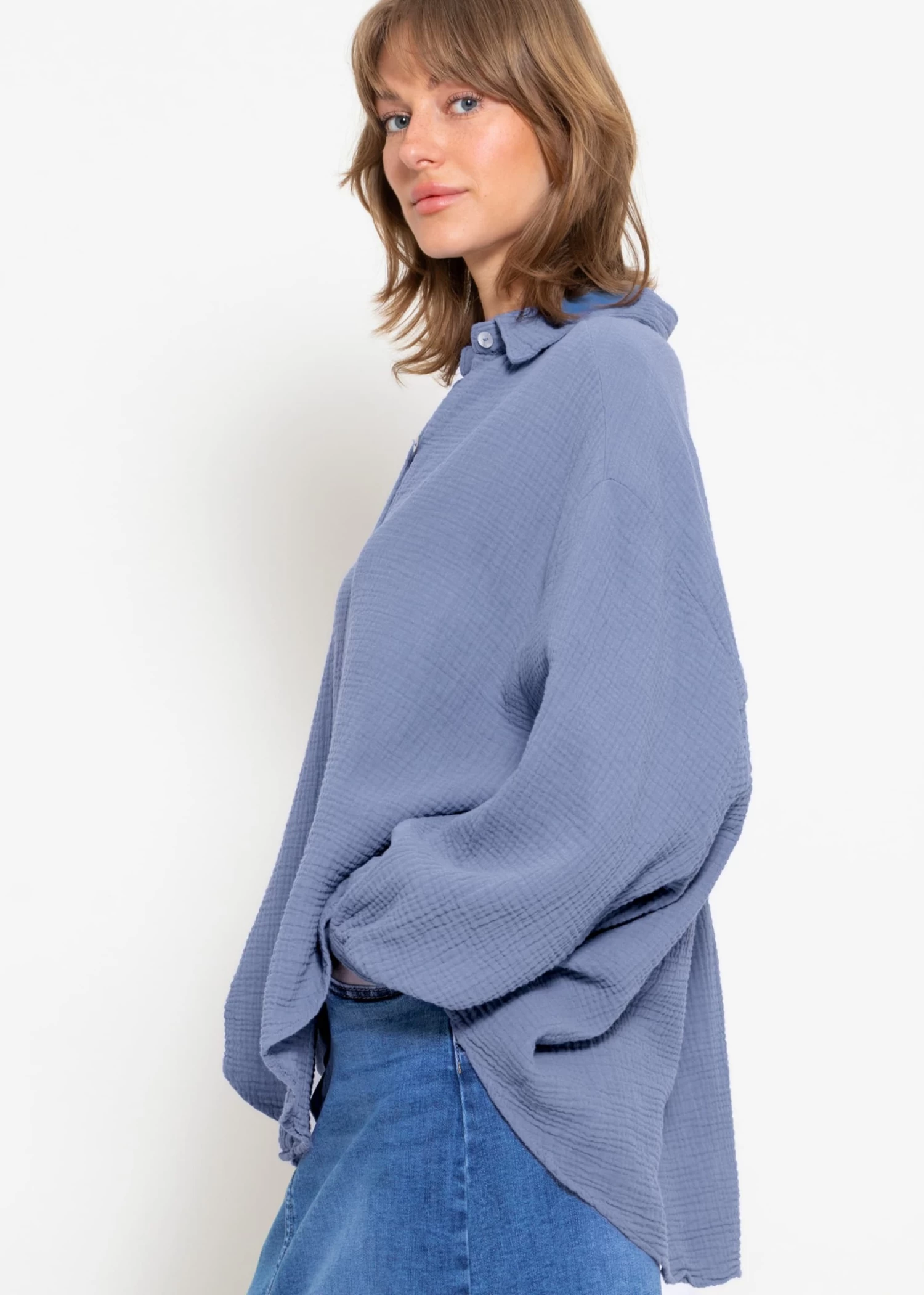 Musselin Bluse Oversize, Kurz, Blau 5 Musselin Bluse Oversize, Kurz, Blau – Bild 3