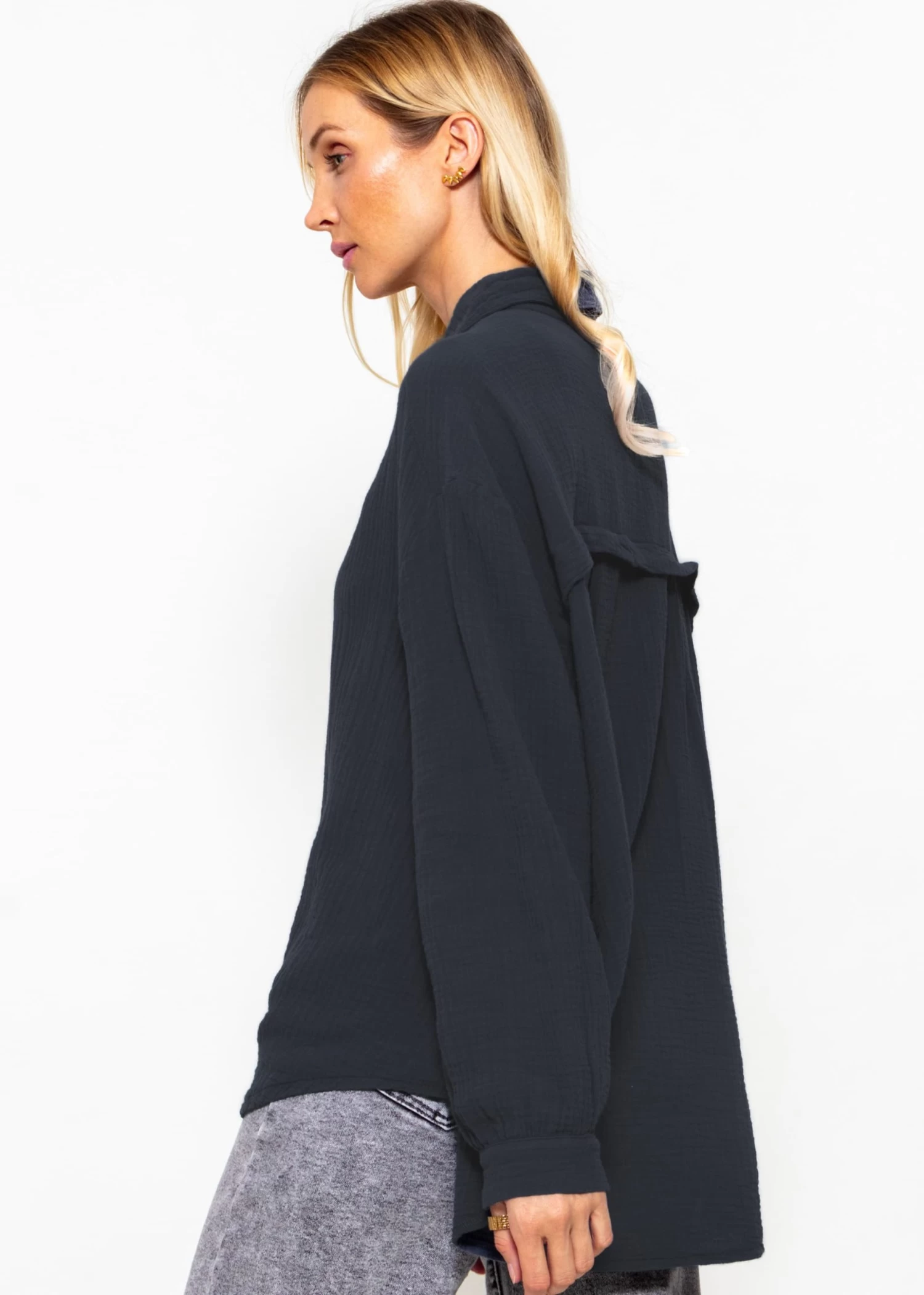 Musselin Bluse Oversize, Kurz, Dunkelgrau 5 Musselin Bluse Oversize, Kurz, Dunkelgrau – Bild 3