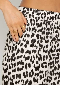 Musselin Pants Mit Weitem Bein In Leo Print - Hellbeige -Sassyclassy sassyclassy musselin pants mit weitem bein im leo print hellbeige S4203H69