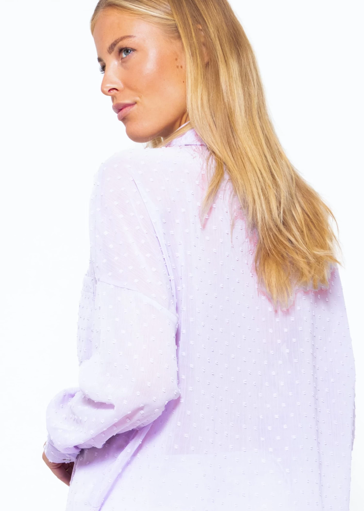 Oversize Plumetis Bluse, Flieder 8 Oversize Plumetis Bluse, Flieder – Bild 6