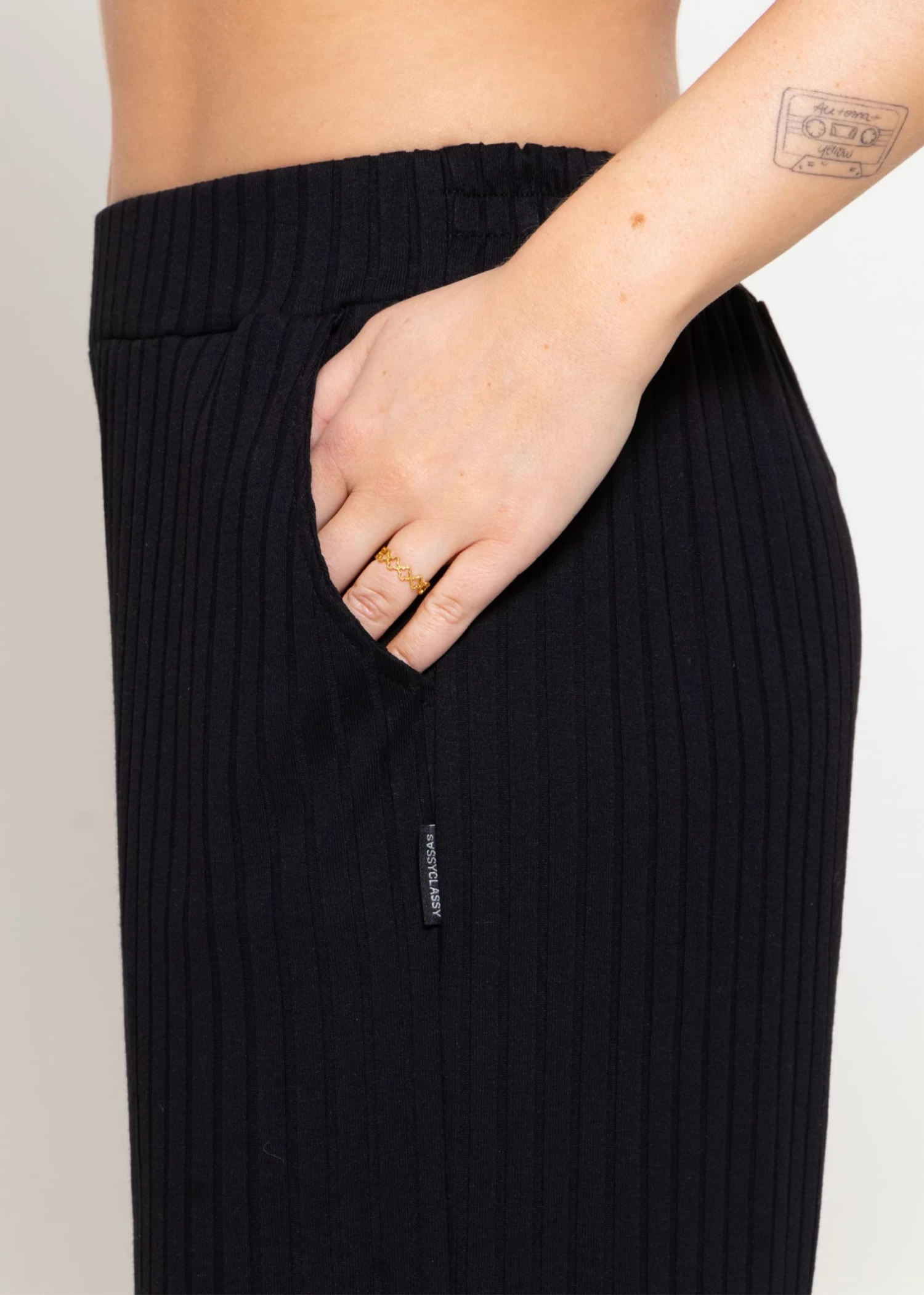 Weite, Gerippte Jerseyhose - Schwarz 8 Weite, Gerippte Jerseyhose - Schwarz – Bild 6